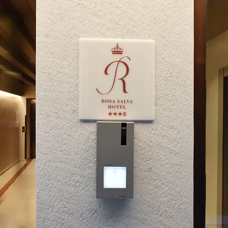 Rosa Salva 3*