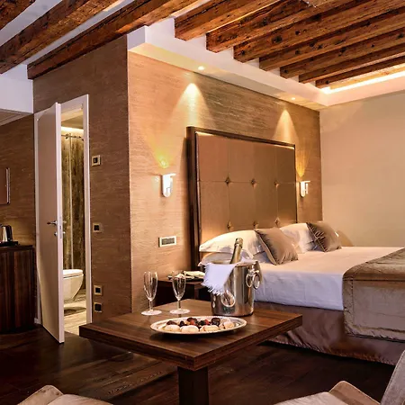 ロサ サルバ ホテル